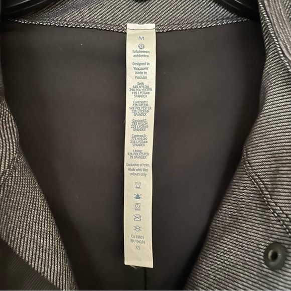 NWOT Rare Lululemon Cocoon Car coat size M - Picture 15 of 16